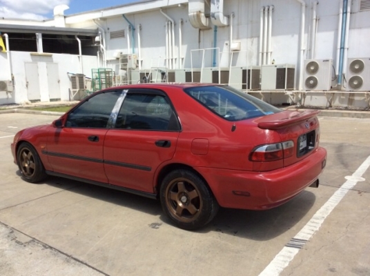 ขายรถ  Honda civic ปี 92 เครื่องใหม่ D15B หัวฉีด เกียร์ออโต้ ติดแก๊ส LPG  ภายในเบาะหนัง มีขาดบ้าง กระจกไฟฟ้่าทั้งคัน วิทนุCD แอร์เย็น ตัวถังสีเต็มเงา แม็ก 15 ยางดี เครื่องวิ่งดี เกียร์เ