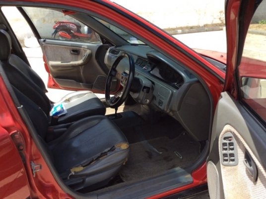 ขายรถ  Honda civic ปี 92 เครื่องใหม่ D15B หัวฉีด เกียร์ออโต้ ติดแก๊ส LPG  ภายในเบาะหนัง มีขาดบ้าง กระจกไฟฟ้่าทั้งคัน วิทนุCD แอร์เย็น ตัวถังสีเต็มเงา แม็ก 15 ยางดี เครื่องวิ่งดี เกียร์เ