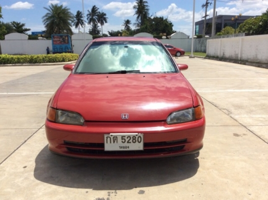 ขายรถ  Honda civic ปี 92 เครื่องใหม่ D15B หัวฉีด เกียร์ออโต้ ติดแก๊ส LPG  ภายในเบาะหนัง มีขาดบ้าง กระจกไฟฟ้่าทั้งคัน วิทนุCD แอร์เย็น ตัวถังสีเต็มเงา แม็ก 15 ยางดี เครื่องวิ่งดี เกียร์เ
