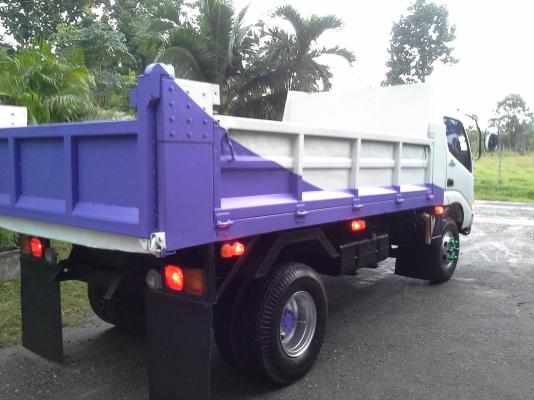 คุณ วิรัตน์ รับรถกลับบ้านแล้วครับ ขอบคุณครับ  6 ล้อดั้ม HINO ดูโท่ 130 แรง เทอร์โบว์ หัวกว้าง ปี 46 แอร์ เพาเวอร์ เบรกทริฟฟี่ รถสวยจัด พร้อมใช้สุดๆ