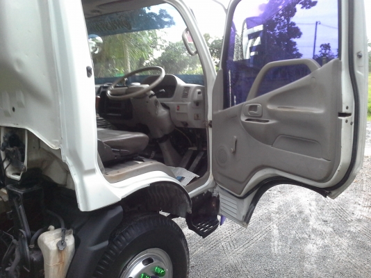 คุณ วิรัตน์ รับรถกลับบ้านแล้วครับ ขอบคุณครับ  6 ล้อดั้ม HINO ดูโท่ 130 แรง เทอร์โบว์ หัวกว้าง ปี 46 แอร์ เพาเวอร์ เบรกทริฟฟี่ รถสวยจัด พร้อมใช้สุดๆ