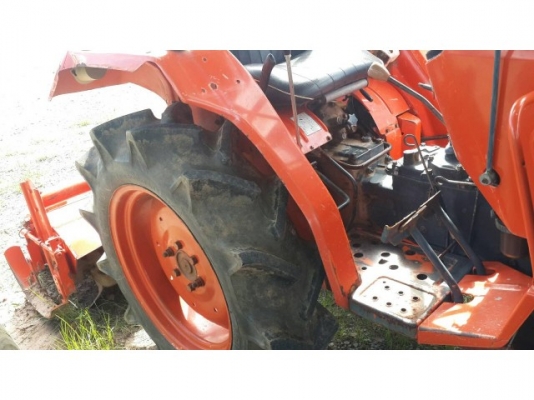 ขายรถไถKUBOTA 2002 4×4โฟร์ 3สูบ อุปกรณ์ครบ โรตารี่ ดันหน้า ผานหลัง จอบหมุน เครื่่องดี สภาพพร้อมใช้งาน สนใจโทร 090-8588220คุณนะ หรือ www.truck.in.th/498 Line ID narong498 ขายรถไถKUBOTA 2002 4×4โฟร์ 3สูบ อุปกรณ์ครบ โรตารี่ ดันหน้า ผานหลัง จอบหมุน เครื่่องดี สภาพพร้อมใช้งาน สนใจโทร 090-8588220คุณนะ หรือ www.truck.in.th/498 Line ID narong498