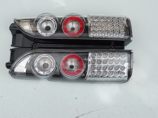 ไฟท้้ายแต่่งรถตู้