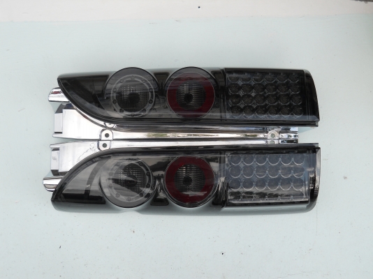 ไฟท้้ายแต่่งรถตู้