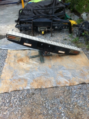 กันชนหลัง ใส่ไทเกอร์ ไมตี วีโก ได้หลายรุ่นครับ