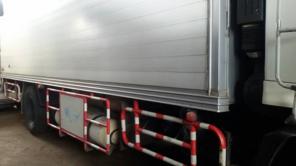 695,000-HINO-FGเมกก้า.ปี47.ตู้3บาน7.20เมตรมือ1ออกห้างครัชซีสวยมาก.ใช้น้อย.ก๊าซNGV\%.สภาพสวยพร้อมใช้-