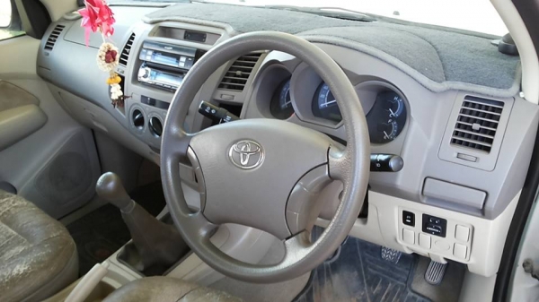 ***ขายแล้วครับขอบคุณ Truck2hand ขายกระบะแค็ปบ้านๆ TOYOTA HILUX VIGO 2.5E EXTRACAB ปี48/05 เครื่องเดิมเกียร์เดิม เครื่องแน่น แห้งดี แรงดี เกียร์ไม่มีหอน ช่วงล่างหนึบดี คัสซีสวยเดิม ไม่ผุ ไม่ดาม กระบะดีมีพื้นปูกระบะ หน้า-หลังเดิมๆ ไม่เคยชนหนัก ภายในคอนโซลเต