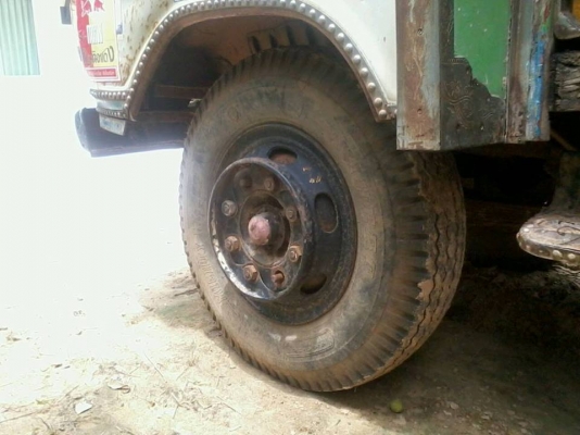 **225,000 บ.ต่อรอง**<<ถูกๆจัดให้ ร่วมสู้ด้วยกัน พี่น้องครับ !!>>ขาย10ล้อเพลาเดียวท้ายลาดขึ้นแบคโฮ100/120 ISUZU TX วางเครื่อง6BD1-165HP(ไม่มีใบคุม) เครื่องแห้งแน่นดี สตาร์ทติดง่าย อึด ทน เกียร์ดีไม่หลุด ช่วงล่างเพลาเดียวเดิม คัสซีดีไม่ปะไม่ดาม