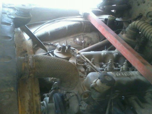 **225,000 บ.ต่อรอง**<<ถูกๆจัดให้ ร่วมสู้ด้วยกัน พี่น้องครับ !!>>ขาย10ล้อเพลาเดียวท้ายลาดขึ้นแบคโฮ100/120 ISUZU TX วางเครื่อง6BD1-165HP(ไม่มีใบคุม) เครื่องแห้งแน่นดี สตาร์ทติดง่าย อึด ทน เกียร์ดีไม่หลุด ช่วงล่างเพลาเดียวเดิม คัสซีดีไม่ปะไม่ดาม