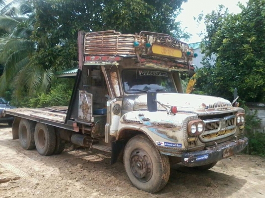 **225,000 บ.ต่อรอง**<<ถูกๆจัดให้ ร่วมสู้ด้วยกัน พี่น้องครับ !!>>ขาย10ล้อเพลาเดียวท้ายลาดขึ้นแบคโฮ100/120 ISUZU TX วางเครื่อง6BD1-165HP(ไม่มีใบคุม) เครื่องแห้งแน่นดี สตาร์ทติดง่าย อึด ทน เกียร์ดีไม่หลุด ช่วงล่างเพลาเดียวเดิม คัสซีดีไม่ปะไม่ดาม