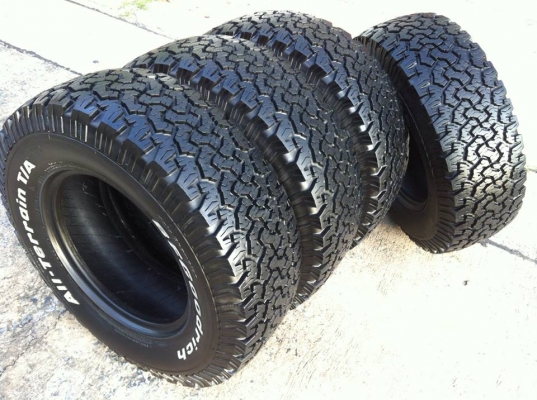 ขายยาง BF Goodrich All-terrain ขนาด 265 70 r16 ปี11 สวยๆ