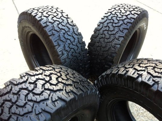 ขายยาง BF Goodrich All-terrain ขนาด 265 70 r16 ปี11 สวยๆ