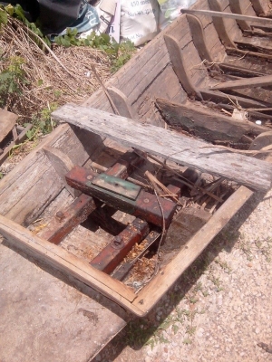 ขายเรือไม้สัก ยาว3วา2ศอกตามรูป ต้องเอาไปซ่อมขายตามสภาพ  2000