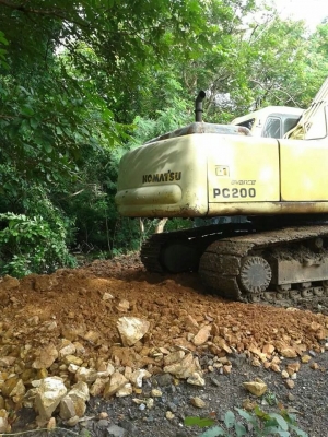 ขายรถแบคโฮ KOMATSU pc 200-6ซีเรียลสูงรถสวยพร้อมใช้เอกสารพร้อม ขายรถแบคโฮ KOMATSU pc 200-6ซีเรียลสูงรถสวยพร้อมใช้เอกสารพร้อม