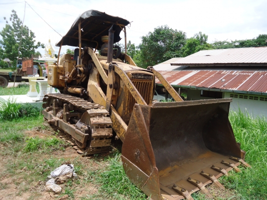 ขายด่วนรถแทร็กเตอร์D50Sเครือง4D-120-11ตีนตะขาบสภาพดี