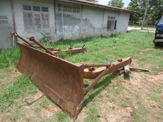 ขายรถแทร็กเตอร์D50Sดันต๊กตีนตะขาบสภาพพร้อมใช้งาน ขายรถแทร็กเตอร์D50Sดันต๊กตีนตะขาบสภาพพร้อมใช้งาน