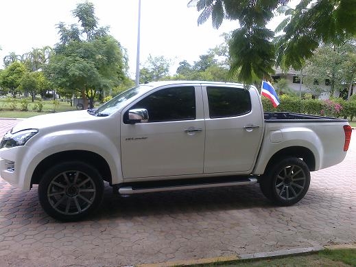 ขายisuzu HI-LANDER 3.0 4ประตู ปี2012 abs airbag เบาะไฟฟ้า ตัวท๊อป  เอกสารพร้อมโอน ติดต่อ 0812343465