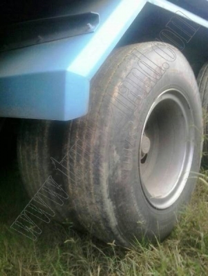 หางพ่วงเทเลอร์12ล้อ 3เพลา ของบริษัทสามมิตร ปี52