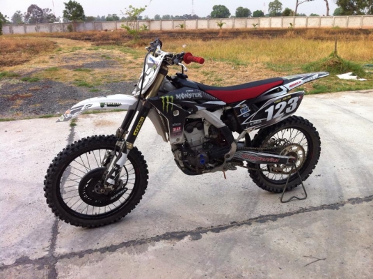 *******  yz 250f ปี2011  145000 แถมเทค 7 1คู่  149,999