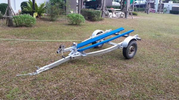 ขายเทรลเล่อร์สำหรับ Jetski ยืนครับ ขายเทรลเล่อร์สำหรับ Jetski ยืนครับ