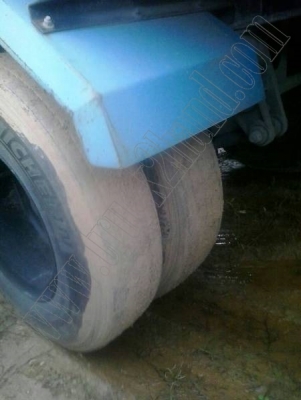 หางพ่วงเทเลอร์12ล้อ 3เพลา ของบริษัทสามมิตร ปี52