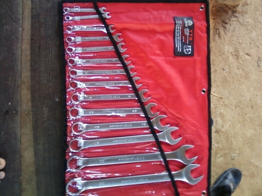 ขายชุดประแจแหวนข้างของใหม่ KTB  , 8,9,10,12,13,14,15,17,19,22,24,27,30 และ 32. ราคา 1850 บาท