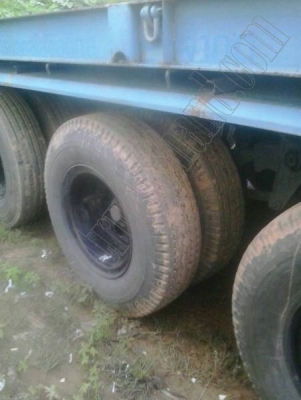 หางพ่วงเทเลอร์12ล้อ 3เพลา ของบริษัทสามมิตร ปี52