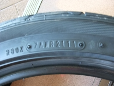 ยาง Dunlop 215/45/17 ปี 11 สภาพสวยๆ