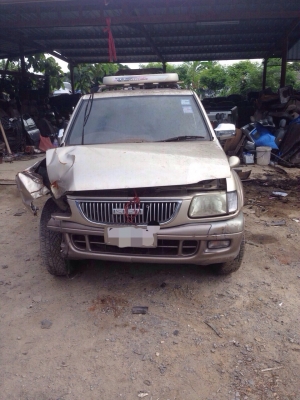 เเอดเเวนเจอร์เครื่อง3000 เกียร์ออโต้ ปี02 สภาพเป็นน้อยมากๆหรือรื้ออะไหลขายทุกชิ้น