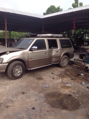 เเอดเเวนเจอร์เครื่อง3000 เกียร์ออโต้ ปี02 สภาพเป็นน้อยมากๆหรือรื้ออะไหลขายทุกชิ้น เเอดเเวนเจอร์เครื่อง3000 เกียร์ออโต้ ปี02 สภาพเป็นน้อยมากๆหรือรื้ออะไหลขายทุกชิ้น