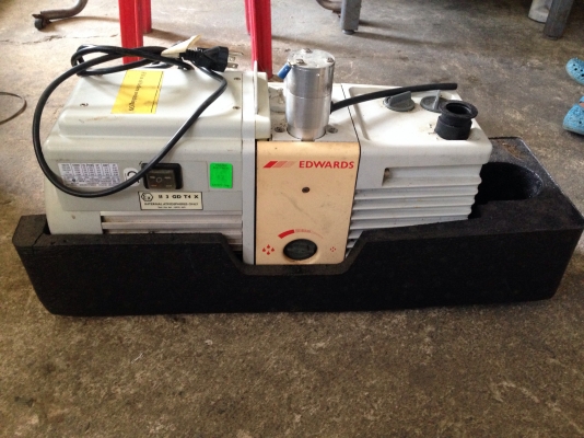 ขายปั้มแว็กกั้ม Edwards ไฟบ้าน 220 V สภาพสวย วิ่งนิ่มพร้อมใช้งาน