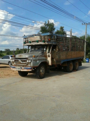 สิบล้อ isuzu เครื่อง 160 แรง 2 เพลา เครื่องดีคันชีสวย ทะเบียนเต็ม