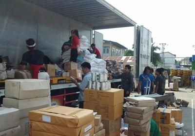 บริการขนส่งสินค้าทั่วประเทศ ให้เช่ารถบรรทุกระยะยาว หรือระยะสั้น บริการขนสินค้ารายเที่ยว ขนาดรถ 6 ล้อใหญ่ และ 10 ล้อ ตู้แห้ง 10 บาน ขนาด 7.20 เมตร