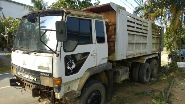 10ล้อดั้ม220แรง ฟูโซ่..FN527M-TF2355 รถห้างแท้..เดิมๆเครื่องเดิม เกียร์เดิม...