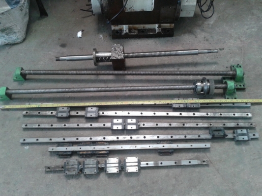ขายชิ้นส่วนเครื่องจักรครับ BALL SCREWS,Spindle CNC lathe ขายชิ้นส่วนเครื่องจักรครับ BALL SCREWS,Spindle CNC lathe