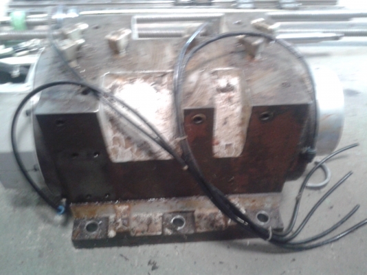 ขายชิ้นส่วนเครื่องจักรครับ BALL SCREWS,Spindle CNC lathe ขายชิ้นส่วนเครื่องจักรครับ BALL SCREWS,Spindle CNC lathe