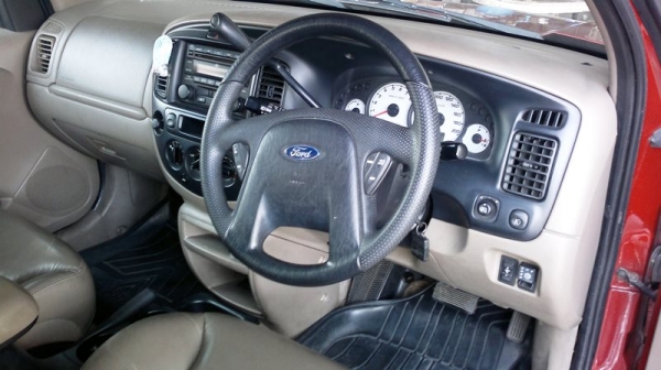 FORD ESCAPE 30 V6 AT ตัว top LPG เเล้ว เอ็นนีจี้ FORD ESCAPE 30 V6 AT ตัว top LPG เเล้ว เอ็นนีจี้