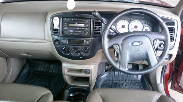 FORD ESCAPE 30 V6 AT ตัว top LPG เเล้ว เอ็นนีจี้ FORD ESCAPE 30 V6 AT ตัว top LPG เเล้ว เอ็นนีจี้