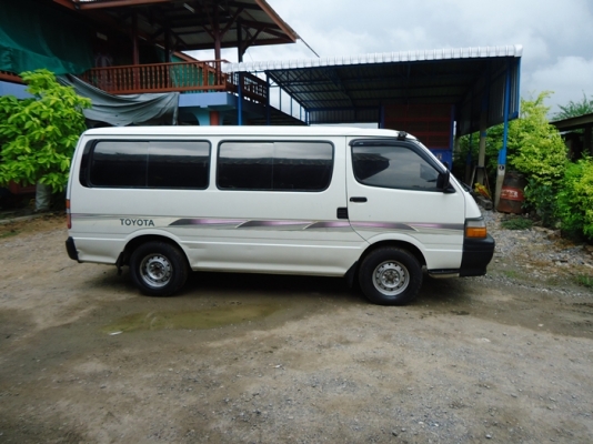 รถตู้  Toyota  hiace  เครื่องดี  เดิม โรงงาน ขับดี ประหยัด  สี บางๆ  ทั้งคัน หน้า เดิม หลังเดิม  แก็ส  LPG ลงเล่มแล้ว