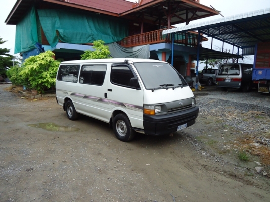 รถตู้  Toyota  hiace  เครื่องดี  เดิม โรงงาน ขับดี ประหยัด  สี บางๆ  ทั้งคัน หน้า เดิม หลังเดิม  แก็ส  LPG ลงเล่มแล้ว