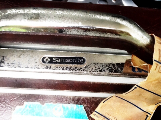 กระเป๋าชายใหญ่แห่งบ้านทรายทอง คู่ละ1800.-ด่วนๆ