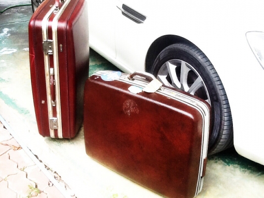 กระเป๋าชายใหญ่แห่งบ้านทรายทอง คู่ละ1800.-ด่วนๆ