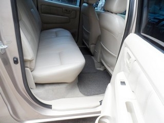 TOYOTA VIGO D4D Double Cab E 2.5 MT ปี 2006 ขายถูก จัดไฟแนนซ์ได้ค่ะ T.086-527-9533