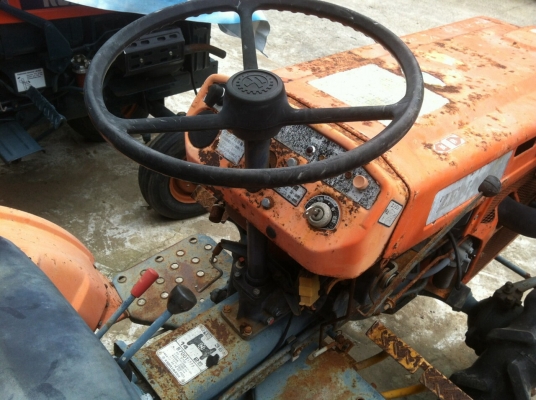 ขายด่วน รถไถนาคูโบต้าb7001 ขับเคลื่อน4ล้อ ขายด่วน รถไถนาคูโบต้าb7001 ขับเคลื่อน4ล้อ