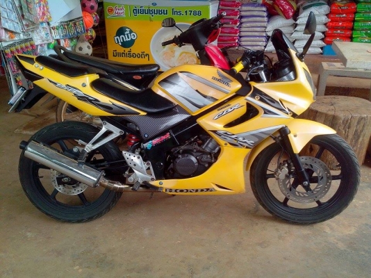 ขาย cbr150 ตัวแรก สีเหลืองสวยๆเลยครับ 27,000 บาท เอกสารครับ