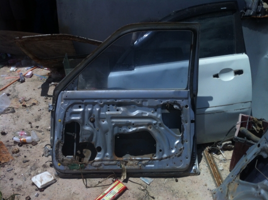 ขายประตู ไมตี้ คู่ละ 6000 บาท