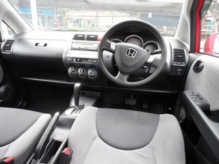 HONDA JAZZ 1.5 จัดไฟแนนซ์ ดาวน์ 8,000 T.086-527-9533 HONDA JAZZ 1.5 จัดไฟแนนซ์ ดาวน์ 8,000 T.086-527-9533