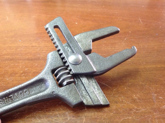 ขายประแจถอดกรองโบราณงานเก่า หายาก ปรับขยายขนาดปากได้ 1-3" มีน็อตล็อค ขายตัวละ