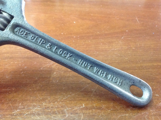 ขายประแจถอดกรองโบราณงานเก่า หายาก ปรับขยายขนาดปากได้ 1-3" มีน็อตล็อค ขายตัวละ