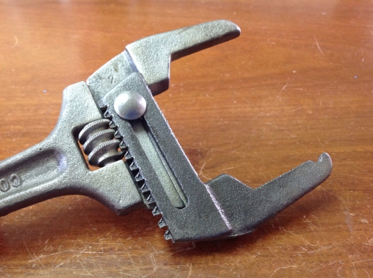 ขายประแจถอดกรองโบราณงานเก่า หายาก ปรับขยายขนาดปากได้ 1-3" มีน็อตล็อค ขายตัวละ